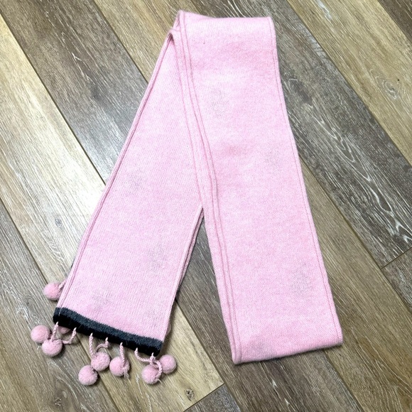 🛍️ Xtra long  Super Cute Scarf 50% Wool  83” X 6” - Picture 4 of 11